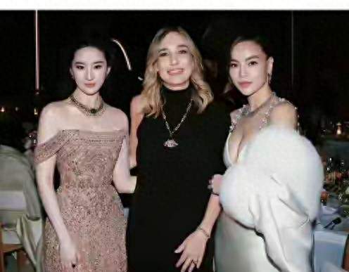 一失足成千古恨？刘亦菲风波升级，越南网友炸锅，给明星们提了醒