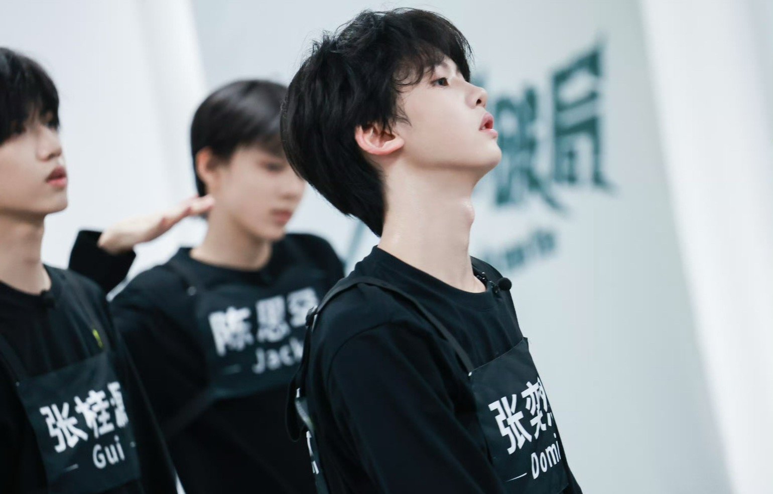 …我给你跪下了 