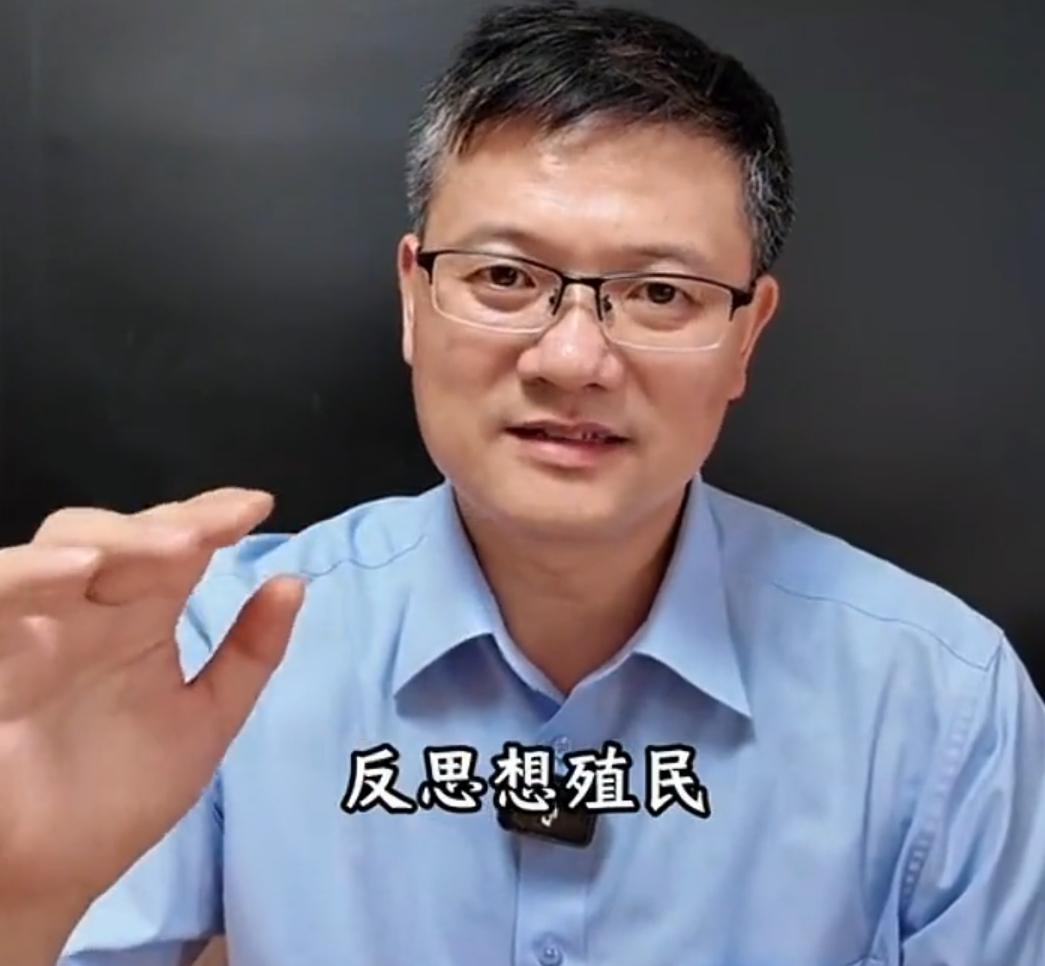 新华社智库的思想殖民概念一出，美国上下震动。这一全新概念，直接戳中美国隐藏了百年