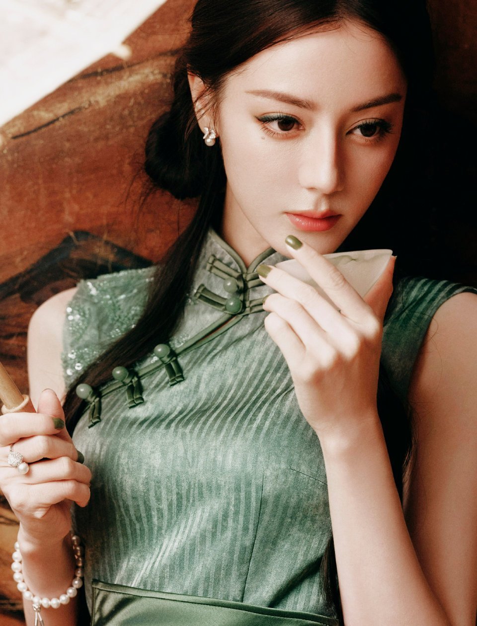 迪丽热巴东方美人look演员迪丽热巴的可塑性[抱一抱] ​​​