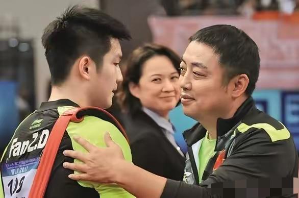 刘国梁作为领导，
最擅长的就是搞心态pua，但樊振东扛住了。
​
打压天才第一步