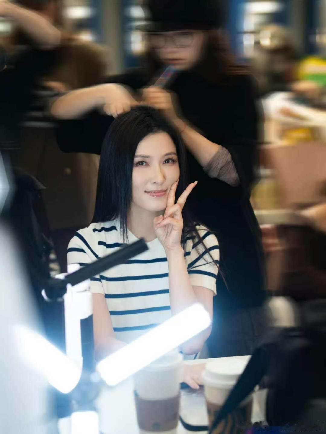 徐洁儿回应老来得粉徐洁儿想躺平的时候来了浪姐荧幕里塑造无数经典角色，线下却少有人