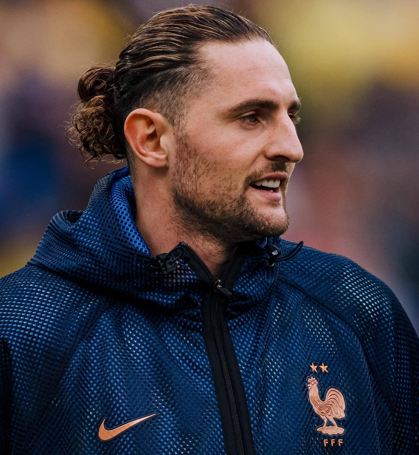 【Antonio Vitiello】 👉 拉比奥特🇫🇷膝盖受到的撞击不用引