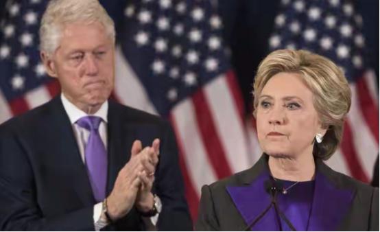 克林顿两口子被逼到这个份上，这说明在政治博弈场上他们已经输了。
 
克林顿夫妇终