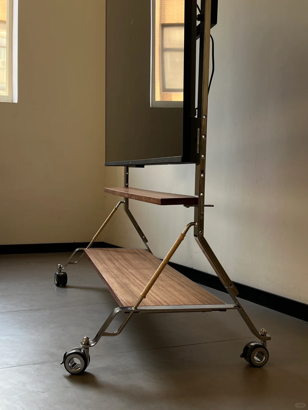 侧颜还行，正脸一般般，不想改了，摆烂