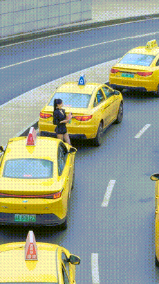 这腿比我命都长~~~ 