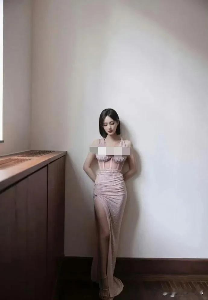 李一桐最近有点“甜”啊，是不是真的啊？还有啊，听说她做了手术，确实，她这阵子确实
