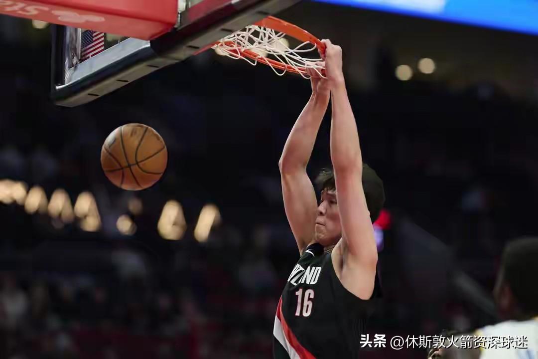 开拓者因为选秀前提前接触杨瀚森被罚款10万美元。不得不说开拓者挺重视杨瀚森。如果