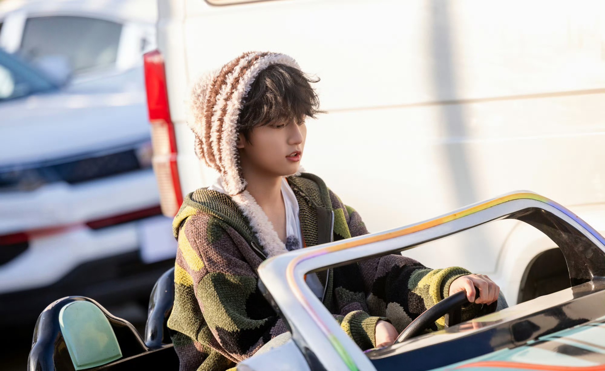 穆祉丞周五晚高疯治愈时刻穆祉丞周五晚高疯治愈时刻🈶，黑白相间帽➕卷发好可爱！周