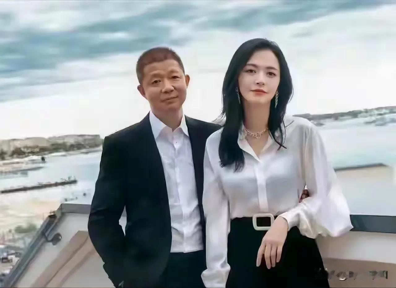 承认吧，有钱人的心思真的猜不透！看看46岁的姚晨，瞬间就懂了。
姚晨和曹郁因电影