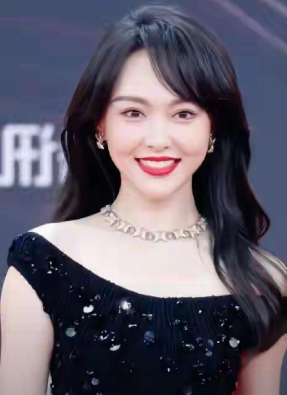唐嫣：十年匿名公益，最温柔的顶级善意全网终于读懂了唐嫣！
 
      默默深