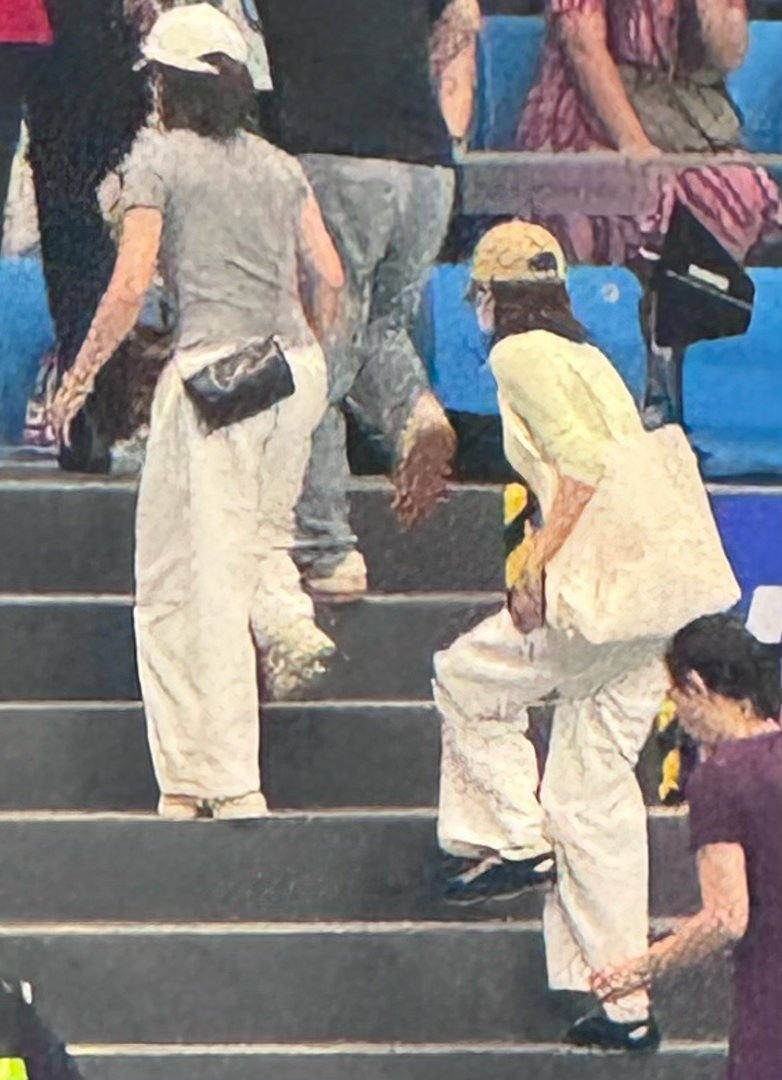 大姨这次怎么连后台都不敢进了，还是喜欢你夏锦赛以为老娘要飞升的纯阳