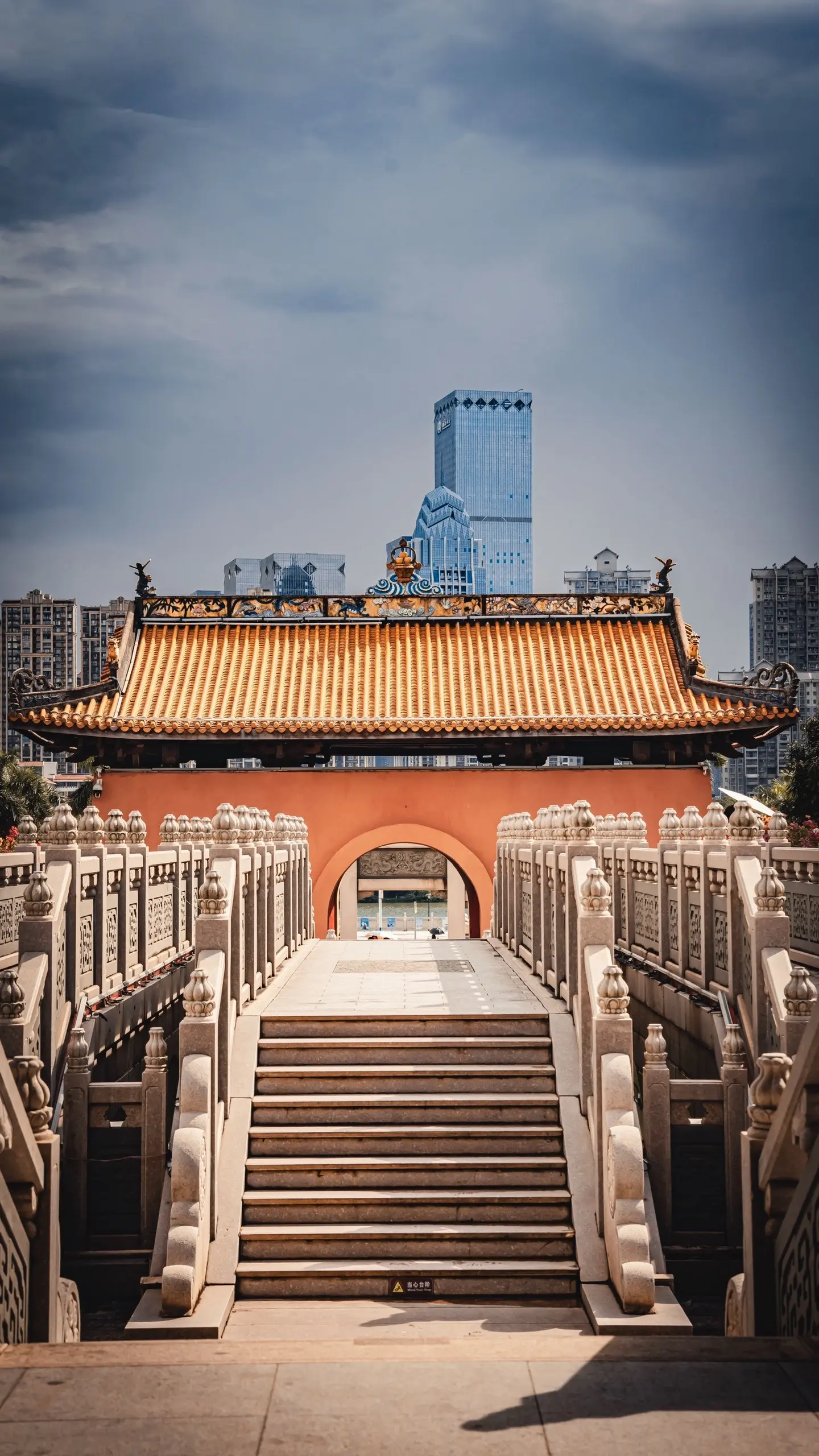 南宁的嘴真严，这么美都不宣传。图1️⃣南宁亭子码头 图2️⃣南宁鸳鸯楼...