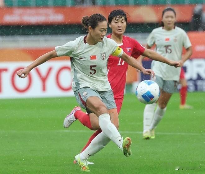 中国女足0-2不敌朝鲜，遗憾止步亚运半决赛，将出战铜牌战。
 
名古屋亚运会今天