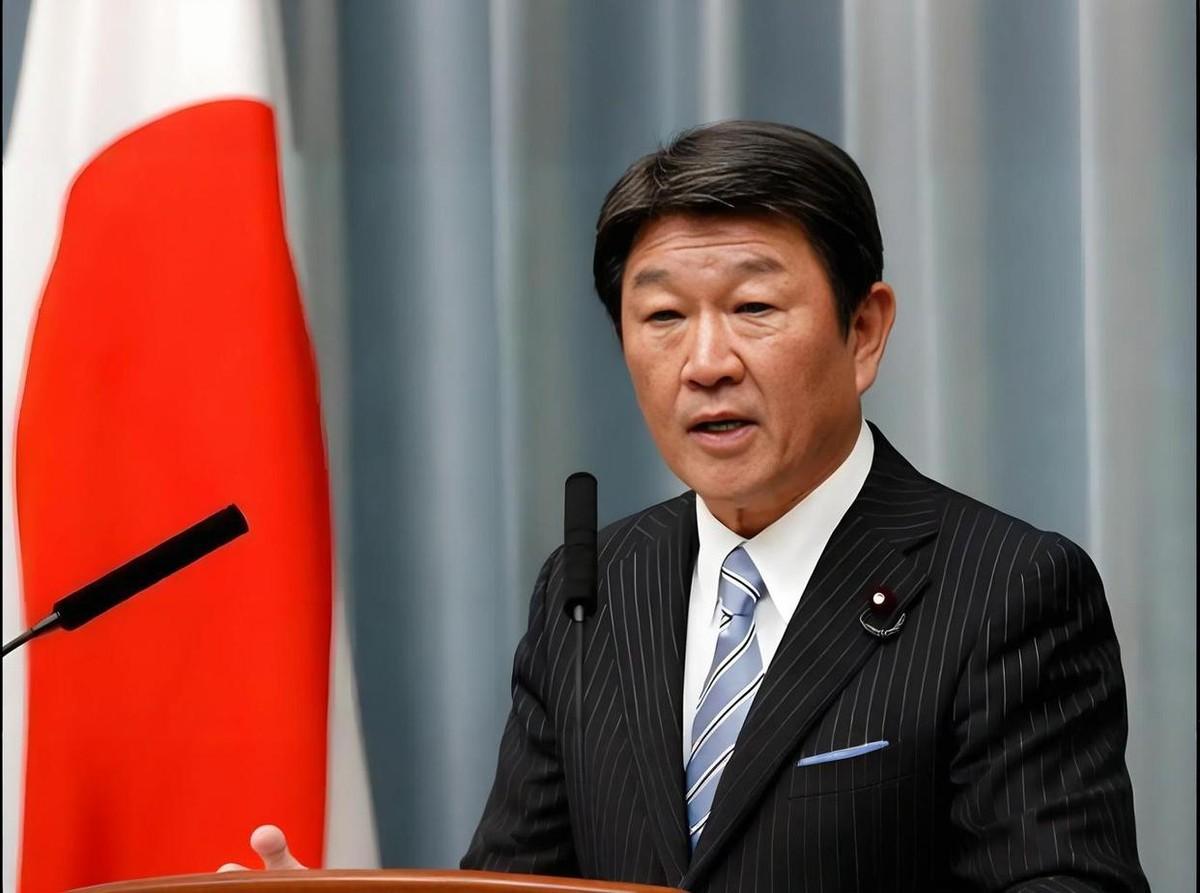 48小时就认怂？日本外相狠话刚放完就变脸
 
7月12日，他借着所谓南海仲裁案出