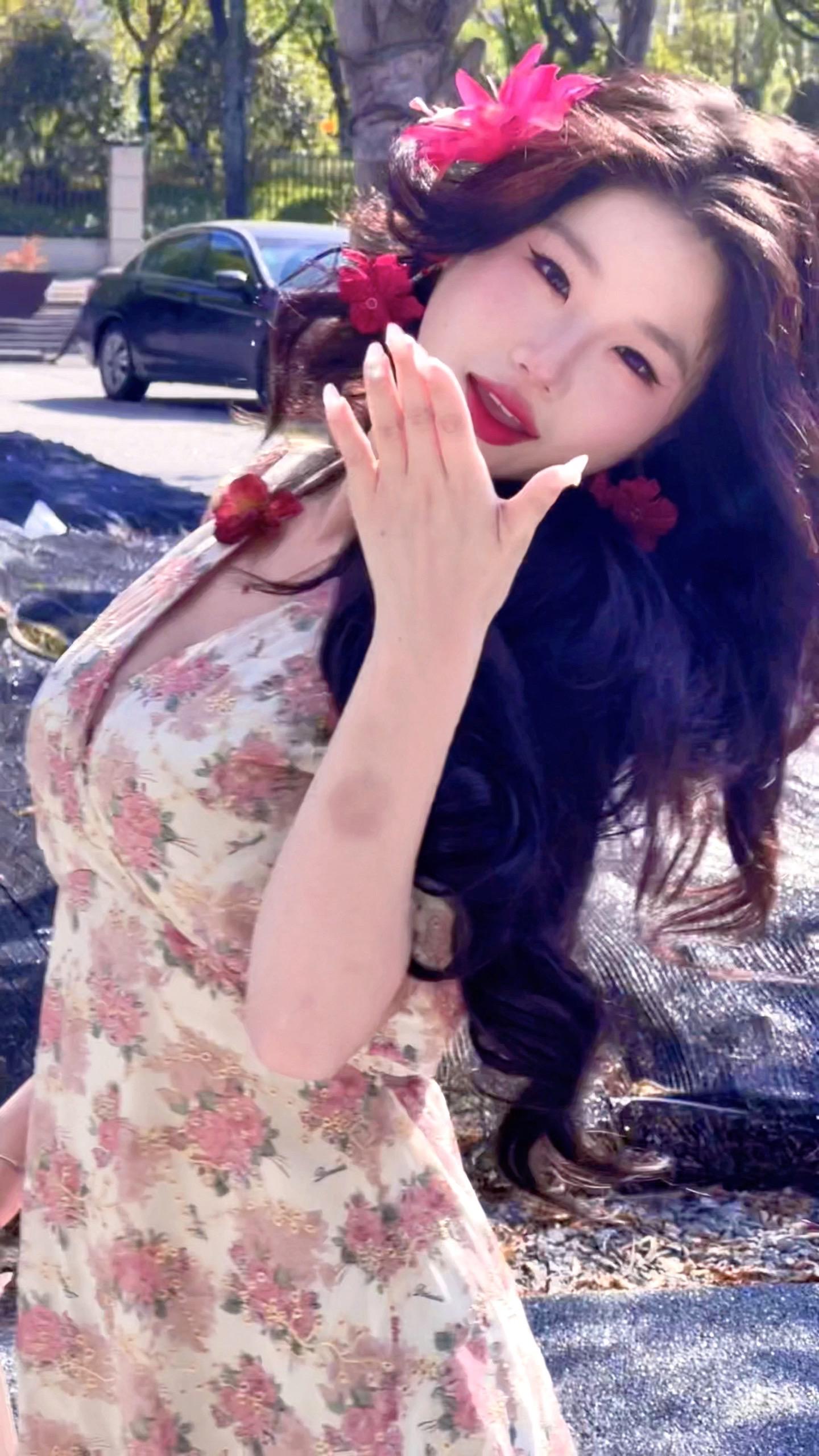 满园春色美如霞