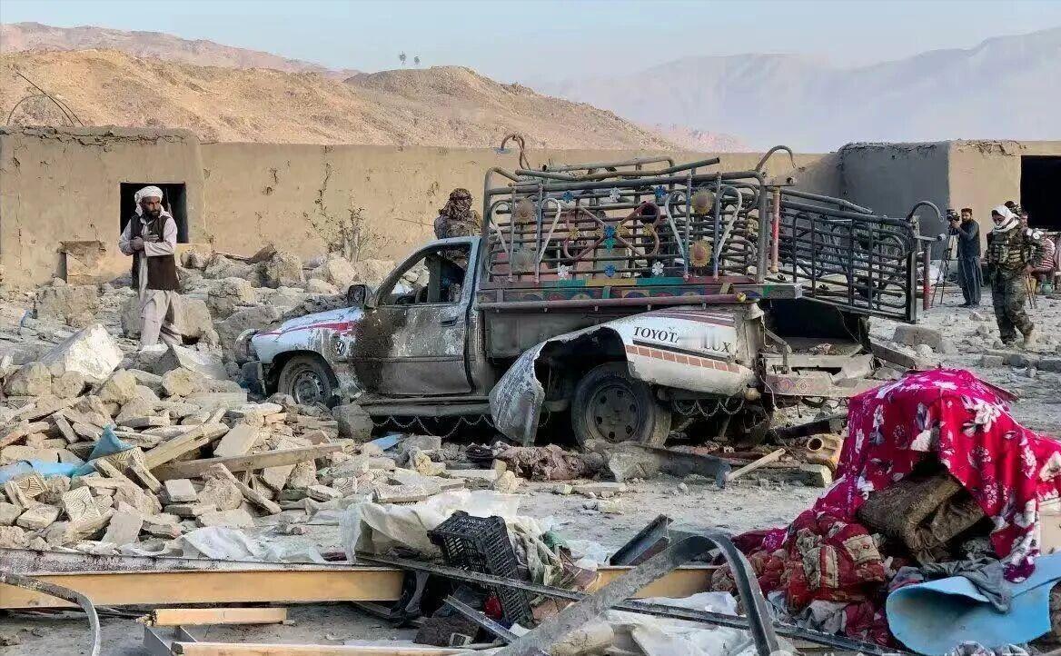 死伤惨重！我们两个邻国激烈交火，数百人死伤，几十辆坦克、装甲车等被摧毁！

新华