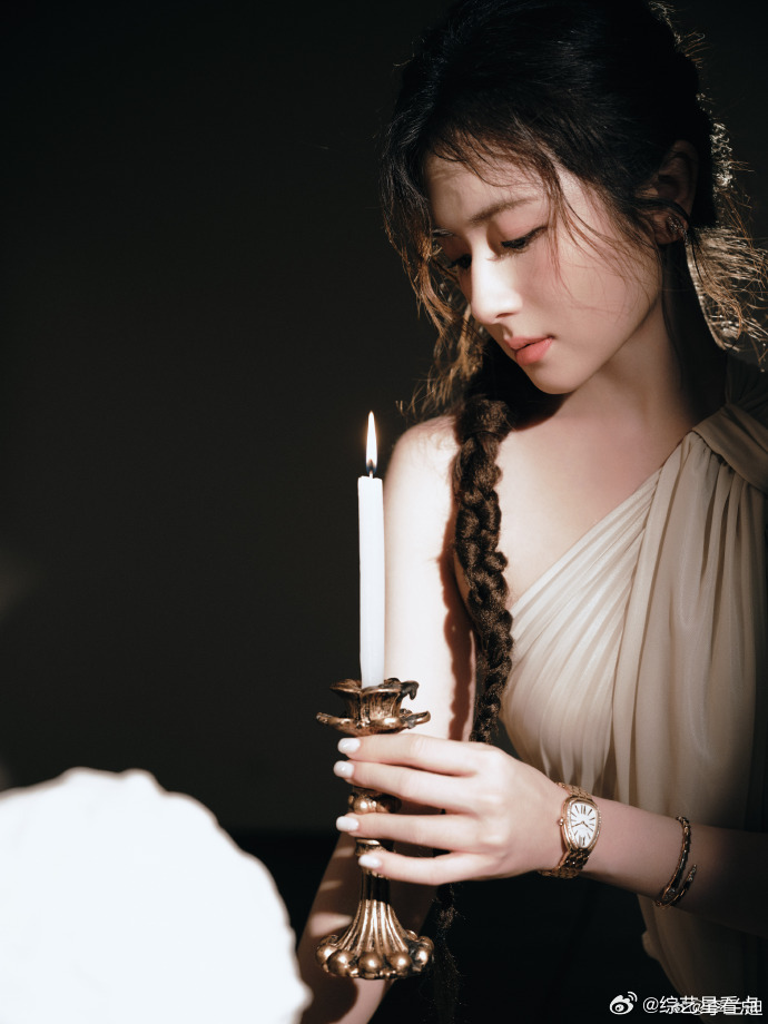 李兰迪缪斯神女  哇塞，这一次微博之夜李兰迪第二套造型神女来的，看到这一套造型的