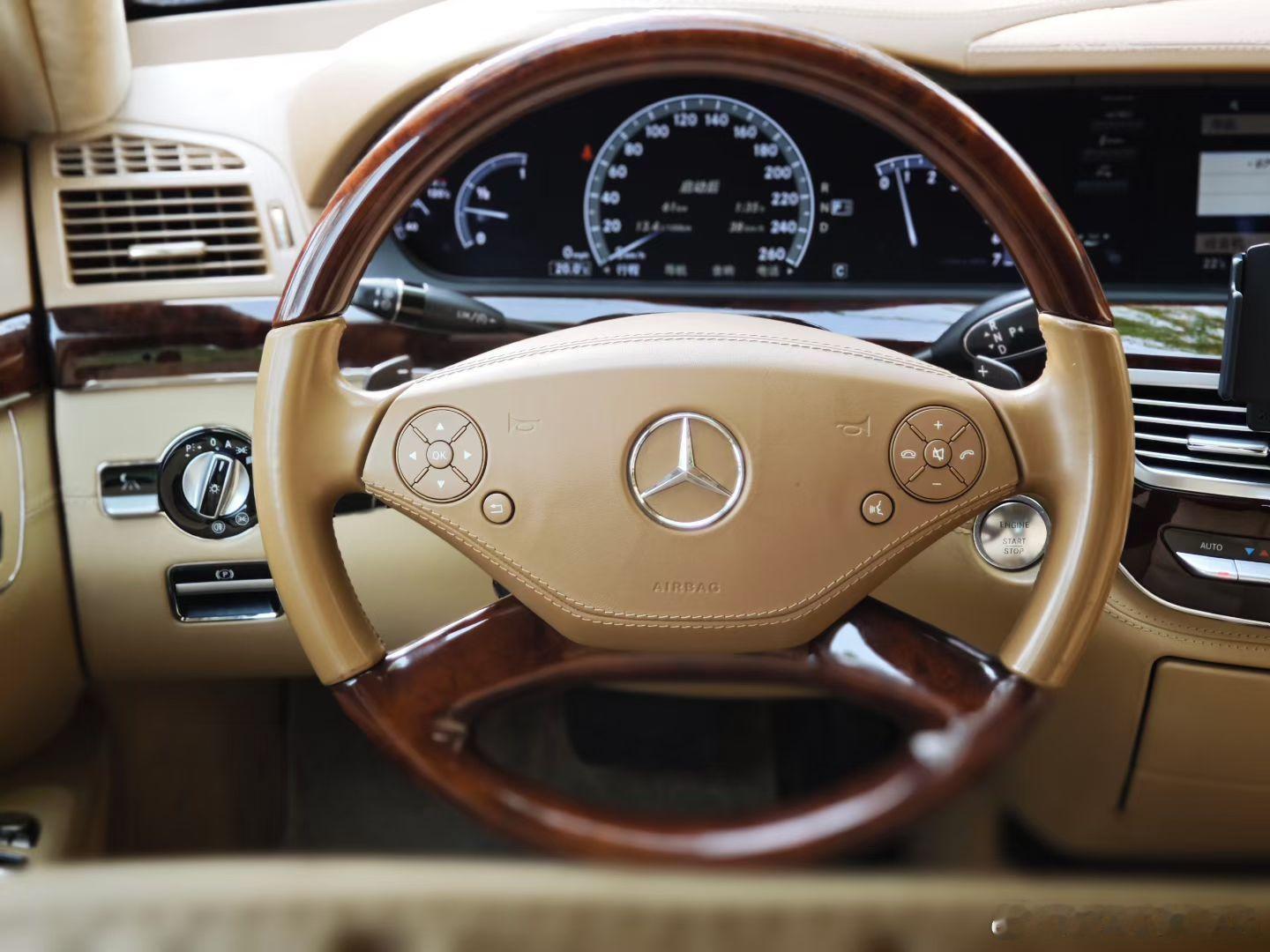 你们知道一台整备了40w的W221代S500有多好么？我可以告诉你，现在市面上比