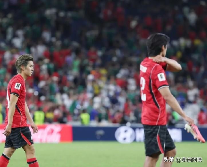 韩国队在这次美加墨世界杯足球赛上终于出局，这可是被韩国人誉为“黄金一代”的天团。