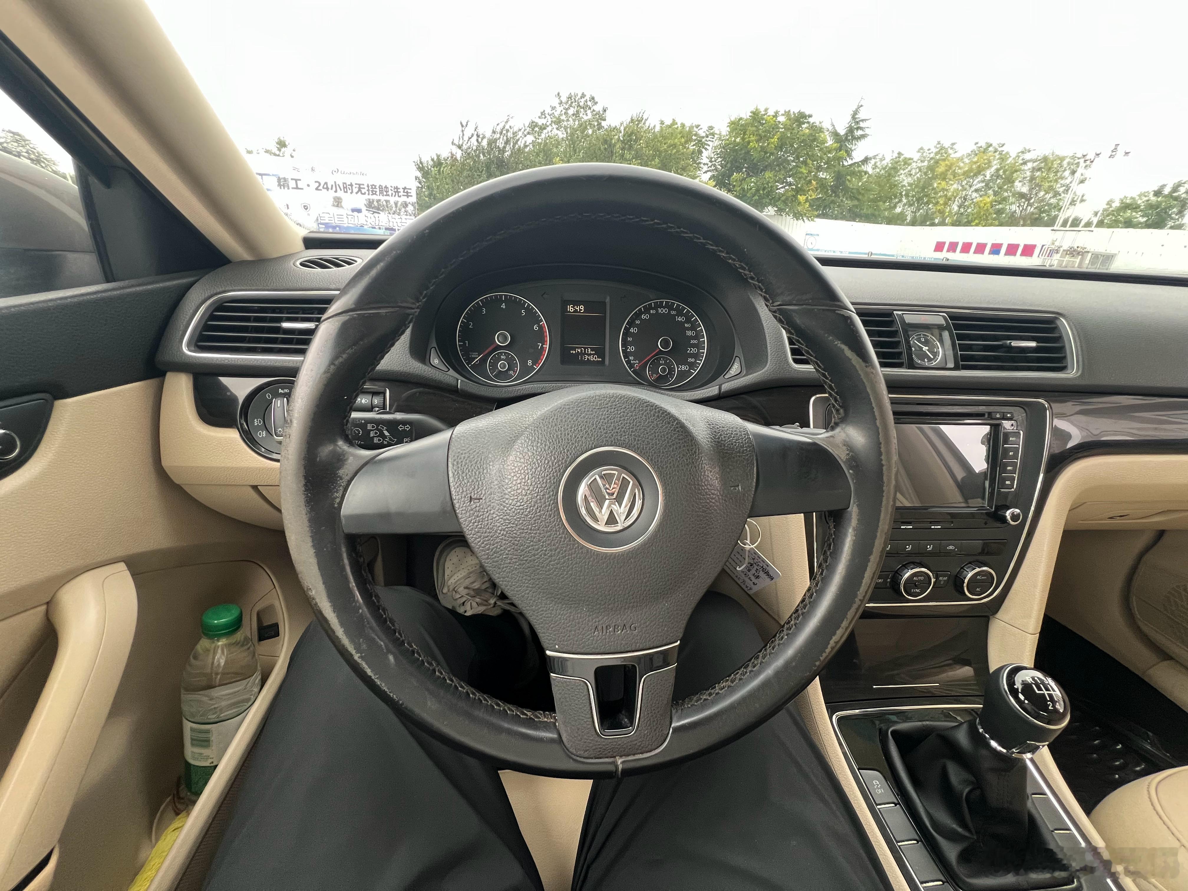 感谢的两款手动高级汽车，同时也验证了一个好奇，只抬离合确实无法解除电子手刹，还是