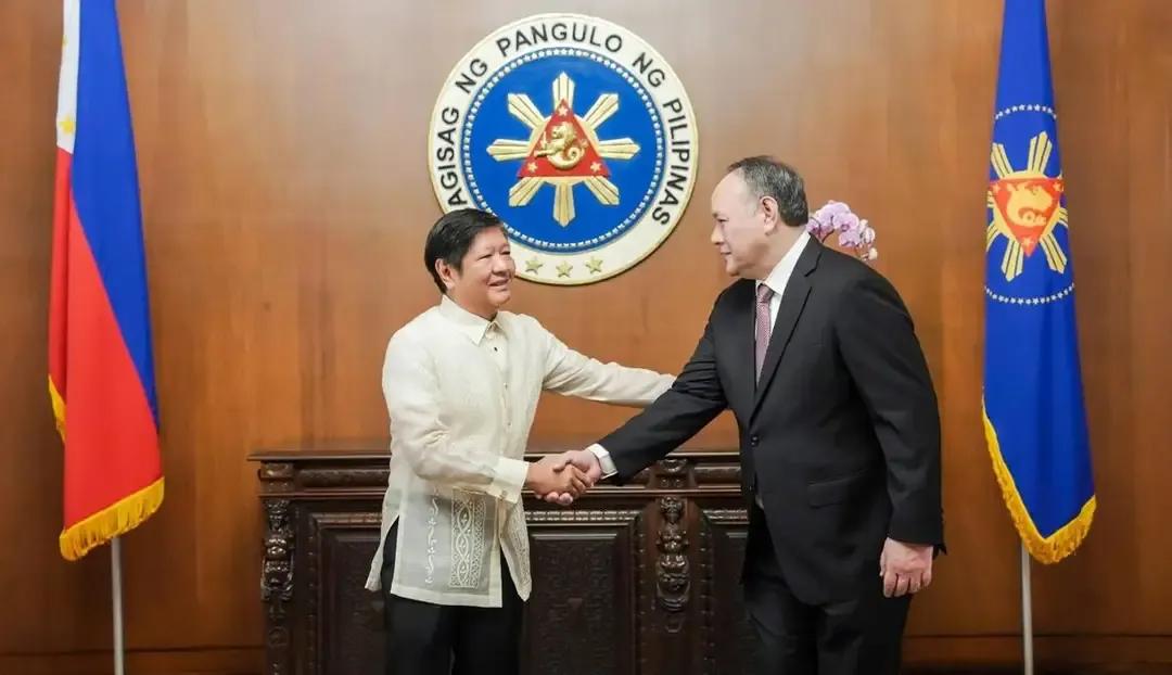 菲防长公开威胁"亲华"官员，总统府还点头，这操作离谱

菲国防部长特奥多罗最近放