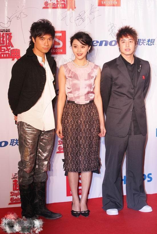 古巨基、范冰冰、潘玮柏同框2005年，上海大舞台，MTV超级盛典上，古巨基、范冰