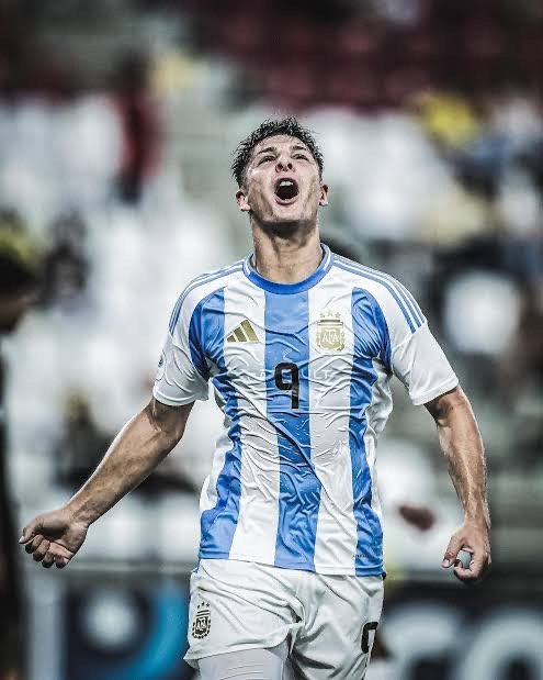 🚨根据gol ，巴萨正在关注阿根廷前锋托马斯·德马蒂斯。他年仅17岁，效力于拉