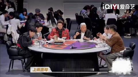 黑暗料理是天才厨师的第一步甜咸不好吃是你不会做 最近看《天才厨人》真是惊叹连连，