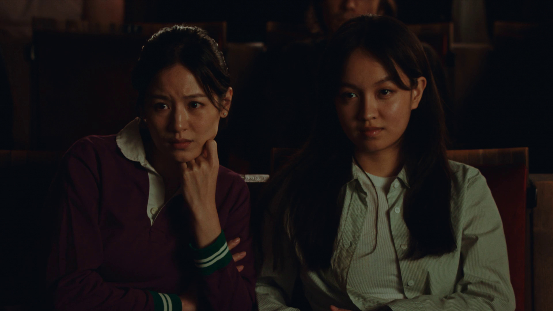 入围戛纳的剧情短片《两个女导演》特别夸张，但很有才。华裔女导演柳依依在美国纽约大