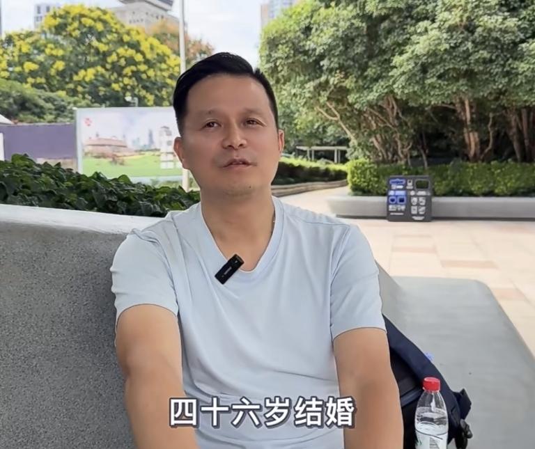 在现在这个社会上，这样的孝子真的没有了。这位上海男子从小就很优秀，一直是父母眼里