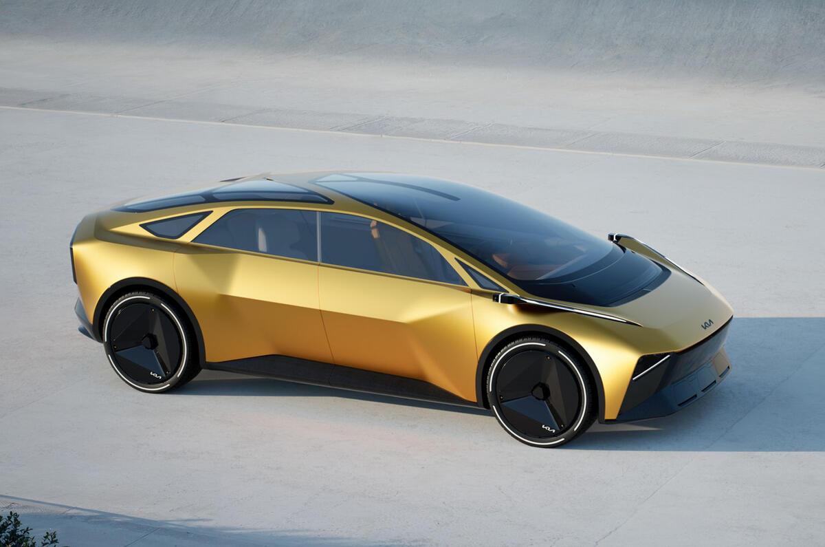 起亚为纪念80周年，亮相了一款造型前卫、以驾驶者为中心的四座超级GT概念车。新车