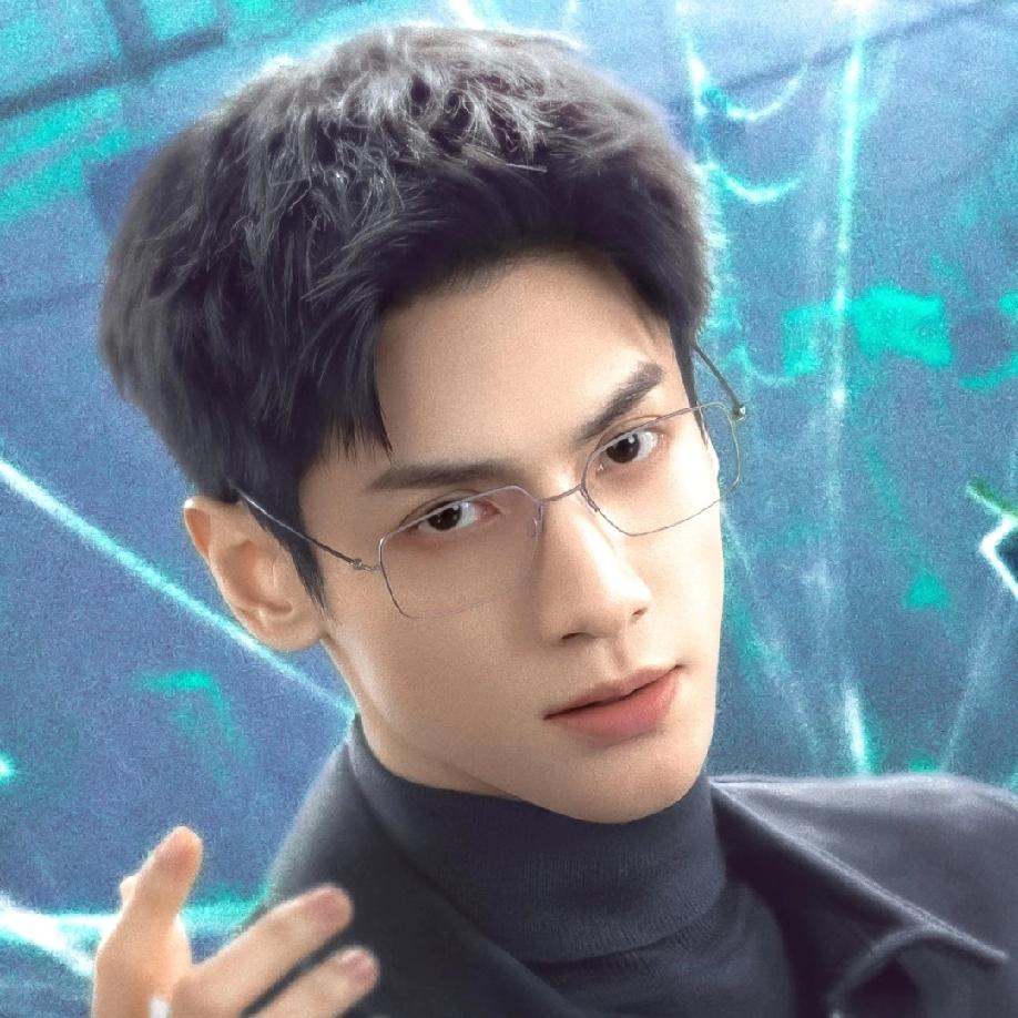 导演组一句话：罗云熙太沉稳！
 
《剥茧》试镜那天主演都来了。大家都知道罗云熙的