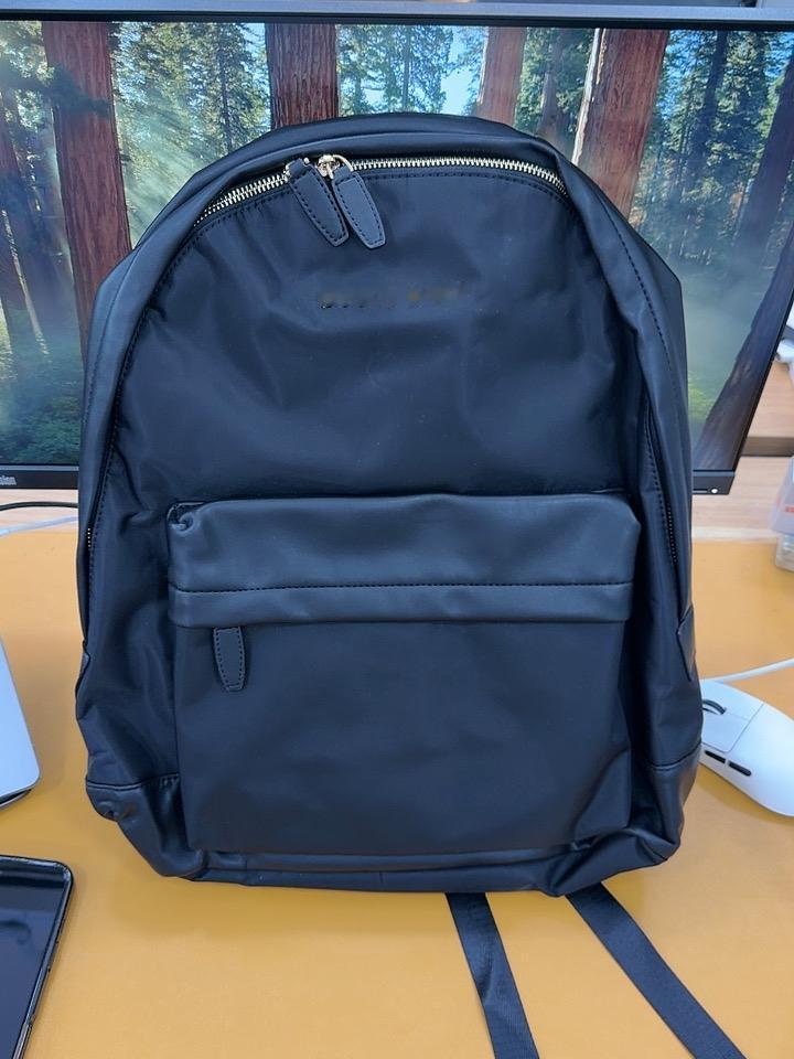 继续抽奖！
关注我，转发本条
即可获得
林肯汽车官方双肩包*1
一定要关注我哦！