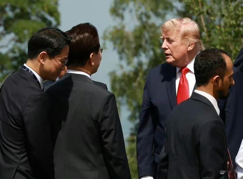 特朗普大显身手的时候又又来了？G7峰会30秒即兴对话牵动半岛局势……法国G7峰会