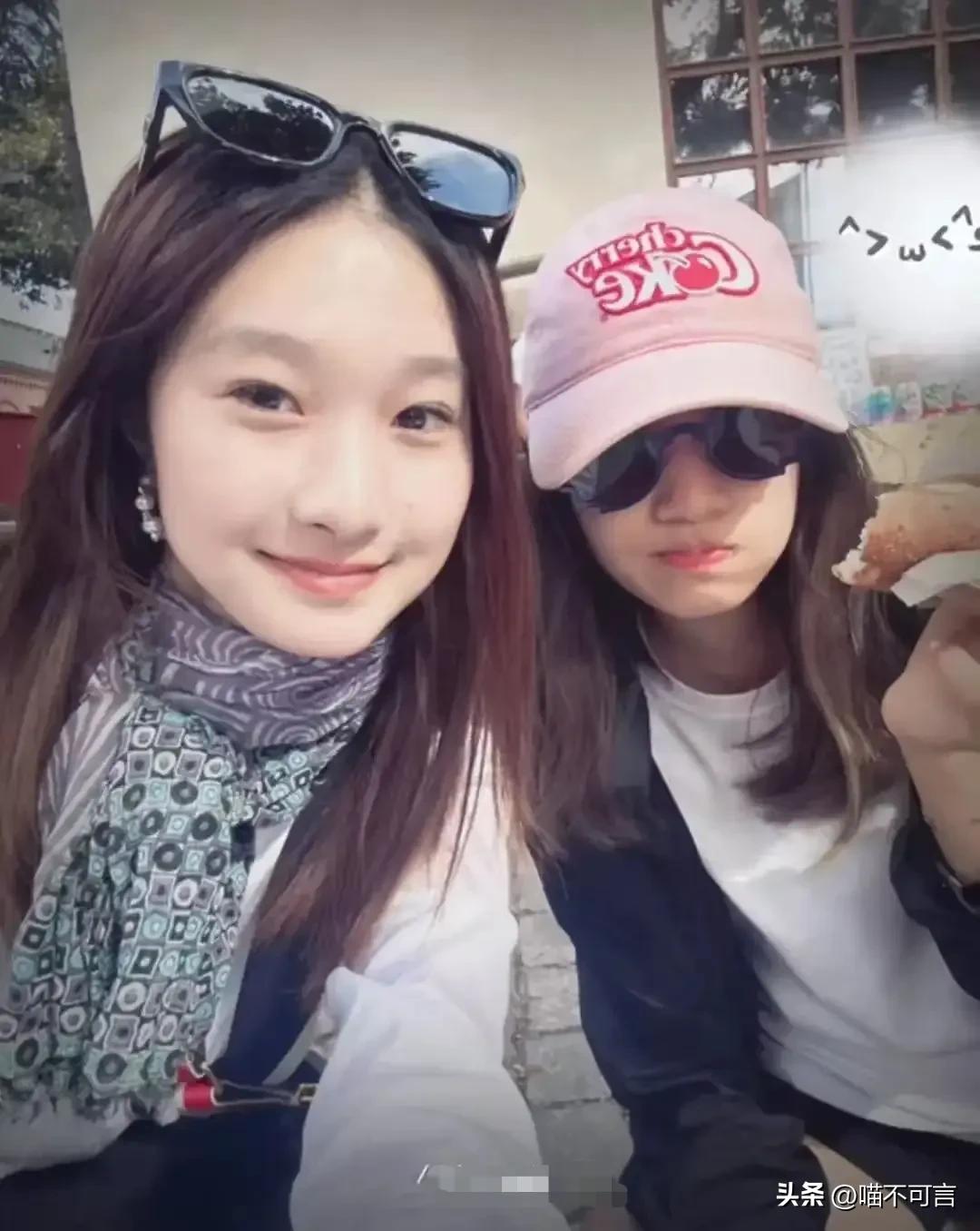 马伊琍的大女儿是真好看，父母的优秀基因都遗传到了。不是那种一眼美女，但是气质温和