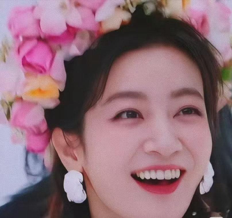 李晟专辑预告刷到李晟新专辑预告反复循环好几遍，古风唱腔氛围感拉满，动感单曲鼓点特