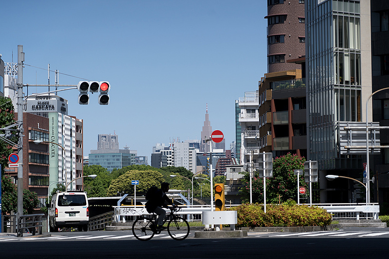 日本警察厅近日公布数据显示，2025年日本花样诈骗损失金额达3241亿日元，激增