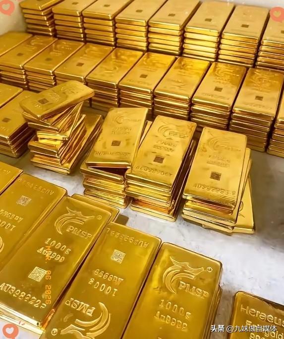 今天没买黄金的人！
估计现在要拍大腿了，今天去看了黄金一克1386，闺蜜立马下手