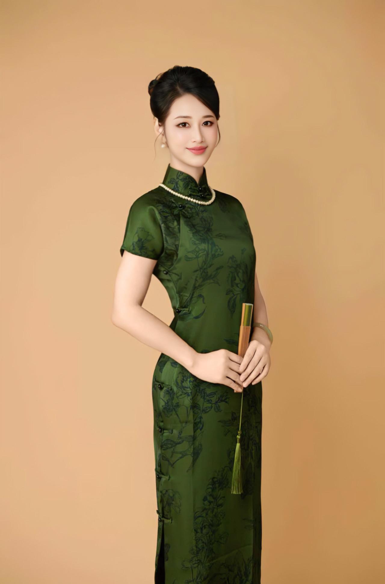 姐妹们，周五（晚上），周六（早上）我们休息不直播，周六晚上7:30不见...