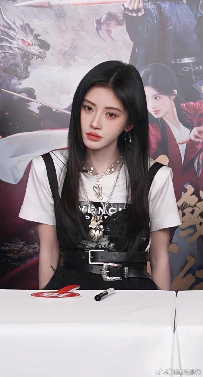 鞠婧祎首次参加追剧团追剧体验直接升级啦🥳鞠婧祎首次加入追剧团，和大家热热闹闹互