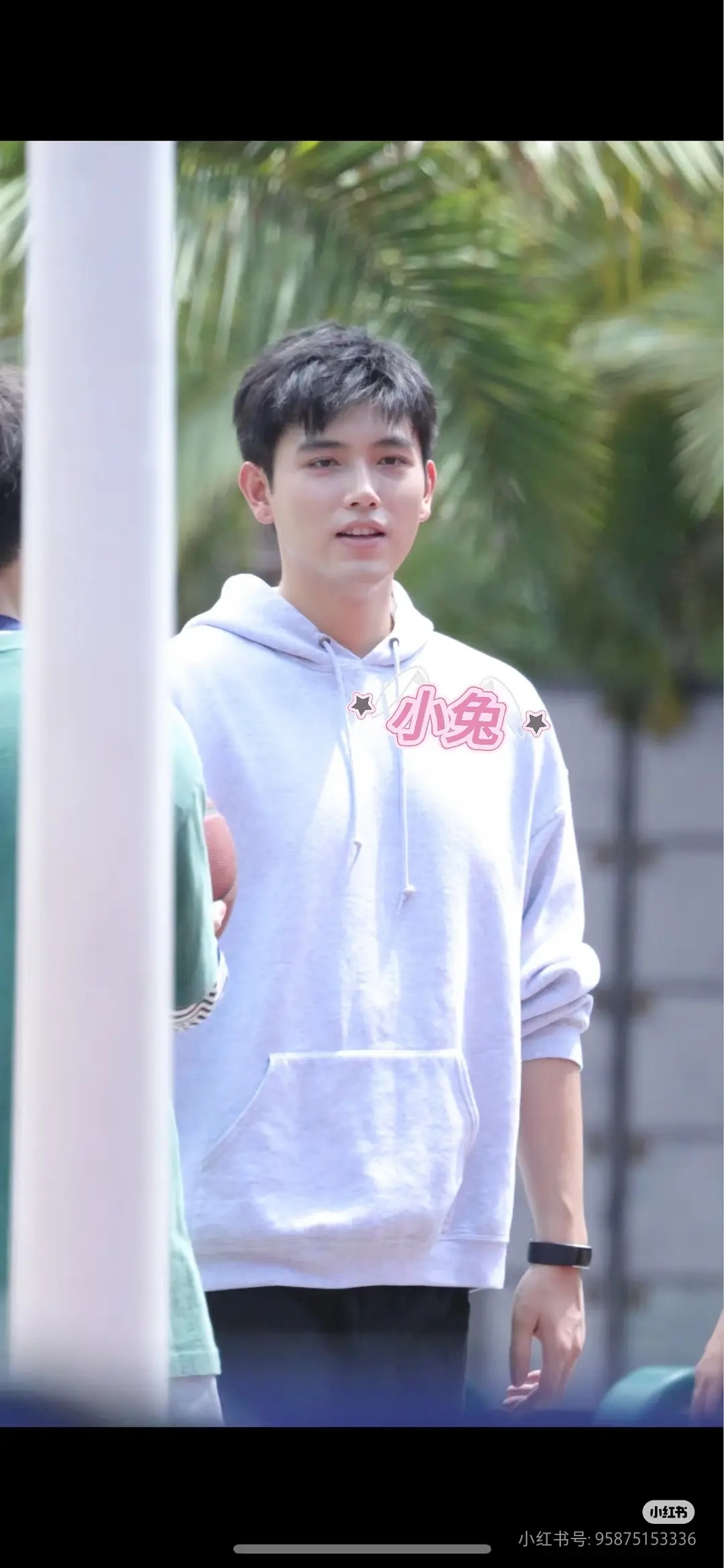 这是河清海晏的男主周海晏？阿瑟怎么肿成这样了？ 