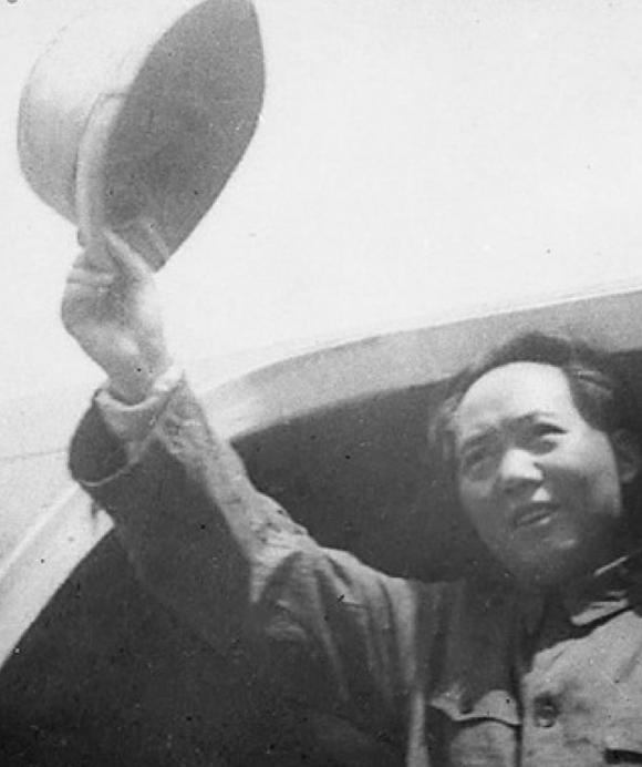 蒋介石在日记里谈及重庆谈判：当年放走毛泽东，主要是两点原因！

1945年8月2