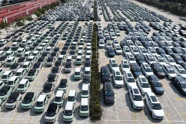 国内很多人都忽视了，外媒早已察觉，中国正在迎来新一轮变化！

首先是汽车制造业的