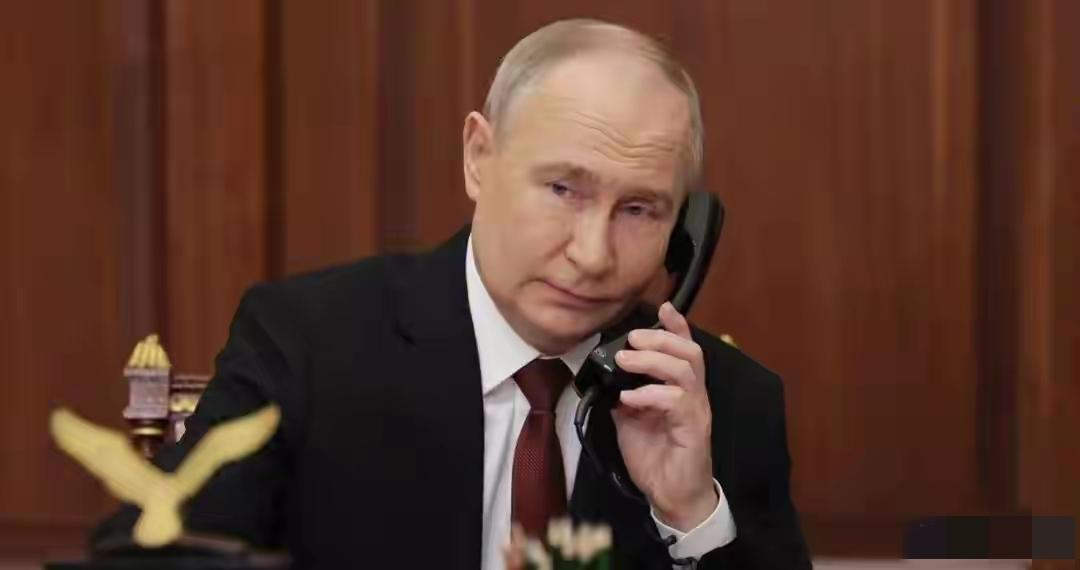 【普京化身中东“超级话务员”】

电话打到手软，核心指令就一条：中东必须稳，谁敢