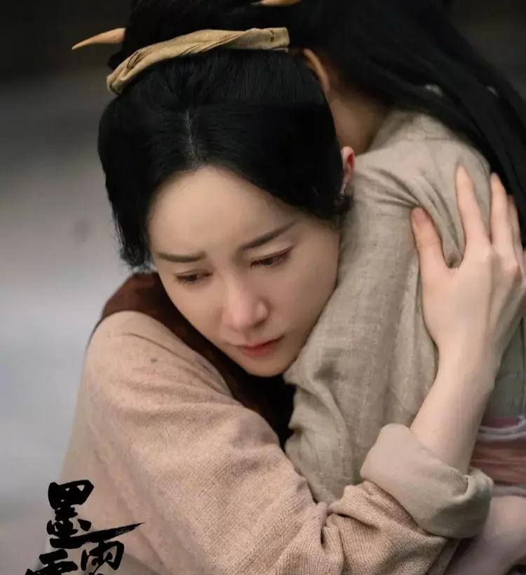 于正和张檬再度合作，这让他感到欣慰。之前，于正因为张檬整容的事情而伤心，曾拒绝她