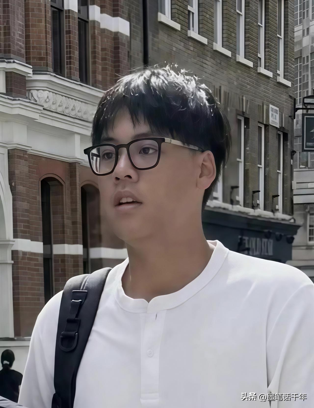 李嘉欣15岁儿子近况曝光，斥百万调颜培养算逆袭吗？

李嘉欣儿子许建彤近期的近照