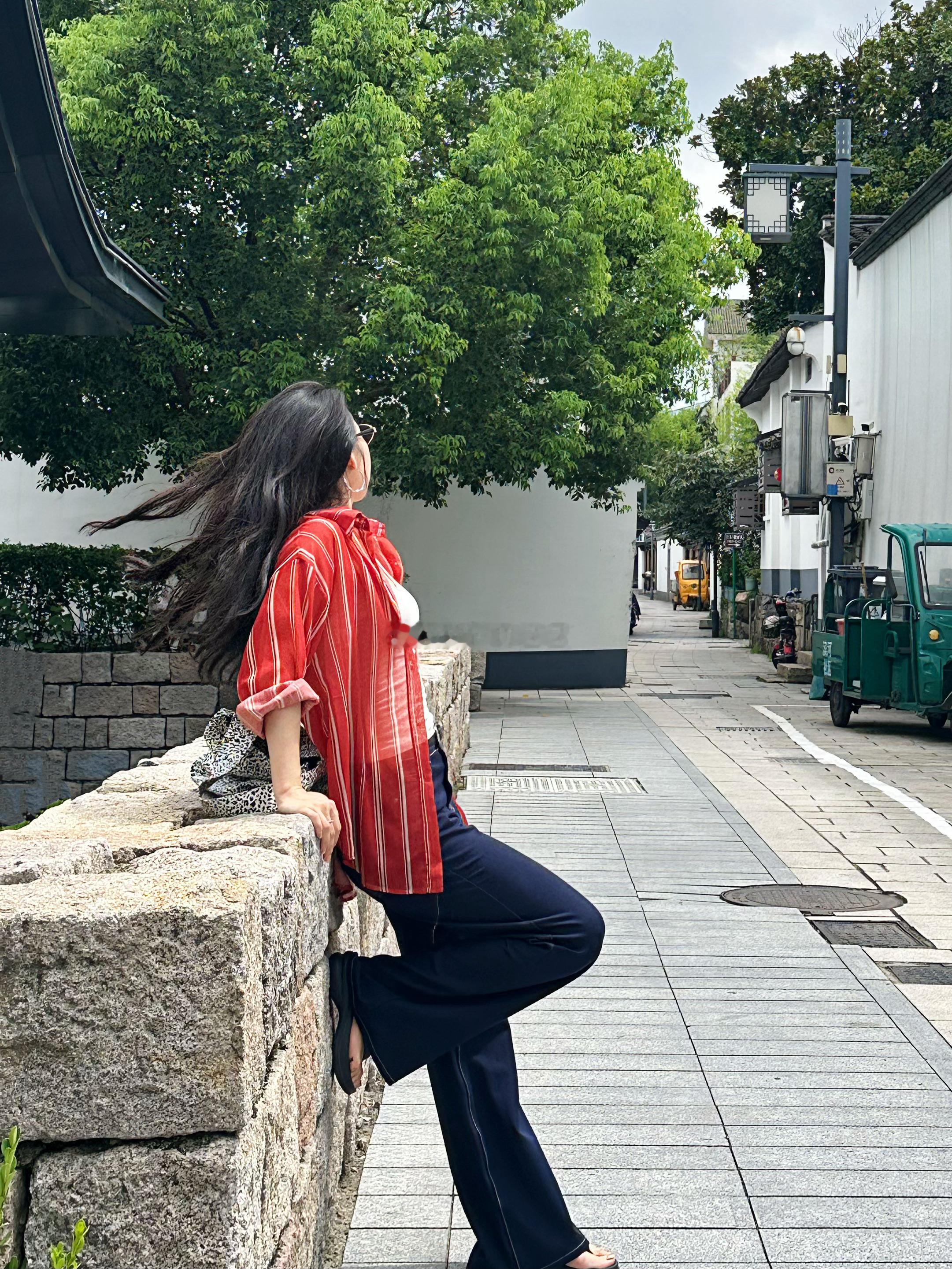 发现拍照还是得够【装】只要心里有山风海景路边街巷小弄都能拍出大片感[流鼻血][流