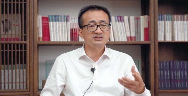 中国消费拉不起来的根本原因，不是老百姓不花钱，是普通人没活路。刘元春教授的数据揭