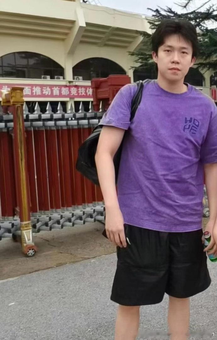 捕抓一只先农坛训练的大头王楚钦